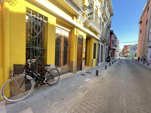 Cabañal district guided bike tour