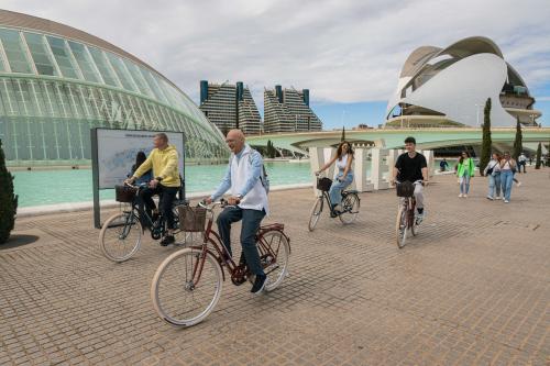 VDS on Wheels | Guided Bike Tour for Valencia Digital Summit