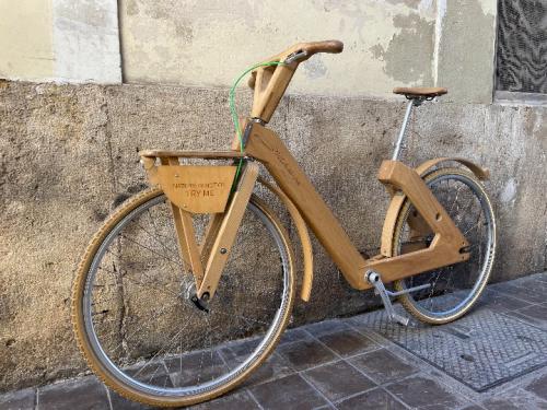 The photos of wooden city bicycles 28"