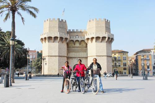 Los fotos de recorrido en bicicleta por el casco antiguo de valencia