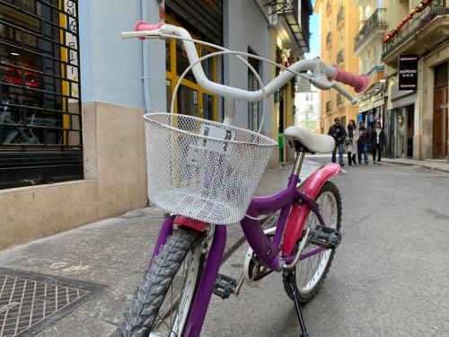 Les photos de vélo d'enfant d'occasion