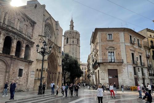 "Grand City Valencia" Group Guided Tour