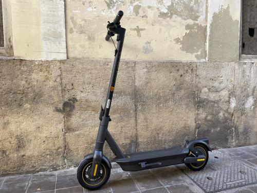 Les photos de trottinette électrique haut de gamme segway max g2e