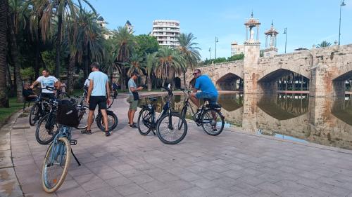 Ontdek Valencia op de fiets met een Nederlandse gids: de ultieme ervaring!