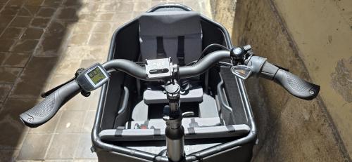 The photos of family cargo e-bike