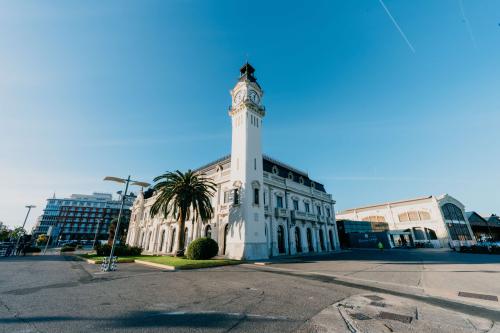 "Grand City Valencia" Group Guided Tour
