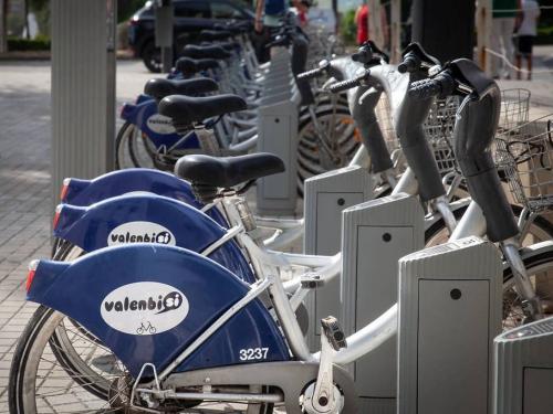 Valenbisi vs Local Bike Rentals in Valencia: What’s the Best Option?