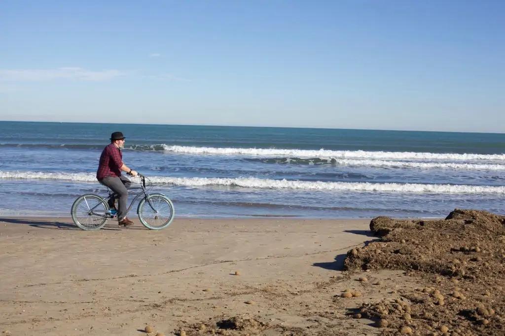 Fahrrad am Strand 