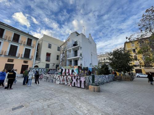 Los fotos de recorrido en bicicleta por el arte callejero de valencia