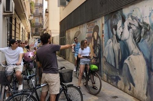 Taller de Grafiti de David de Limón y tour en bici de arte urbano